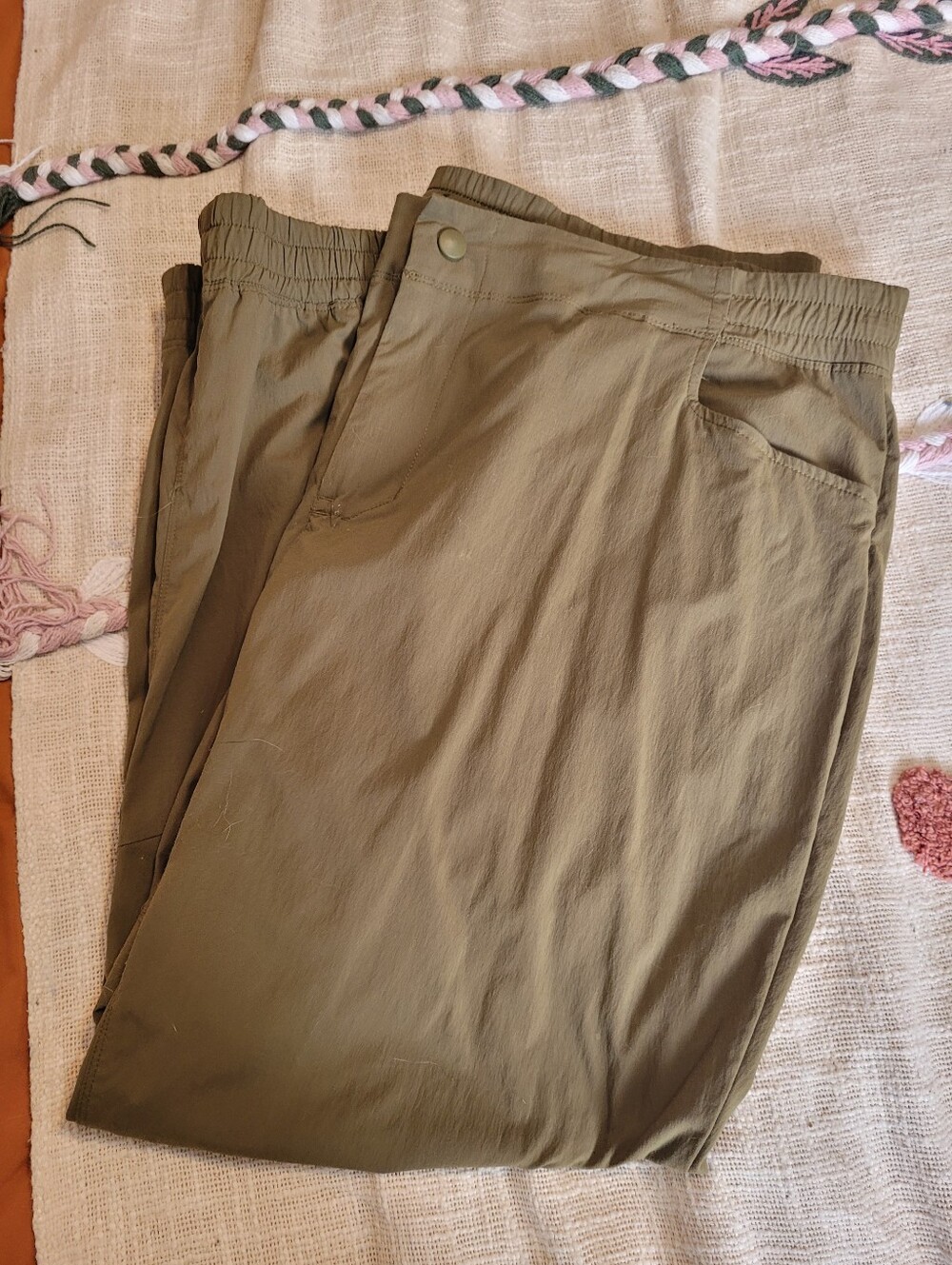 MEC olive green lightweight ankle length hiking pants size XL